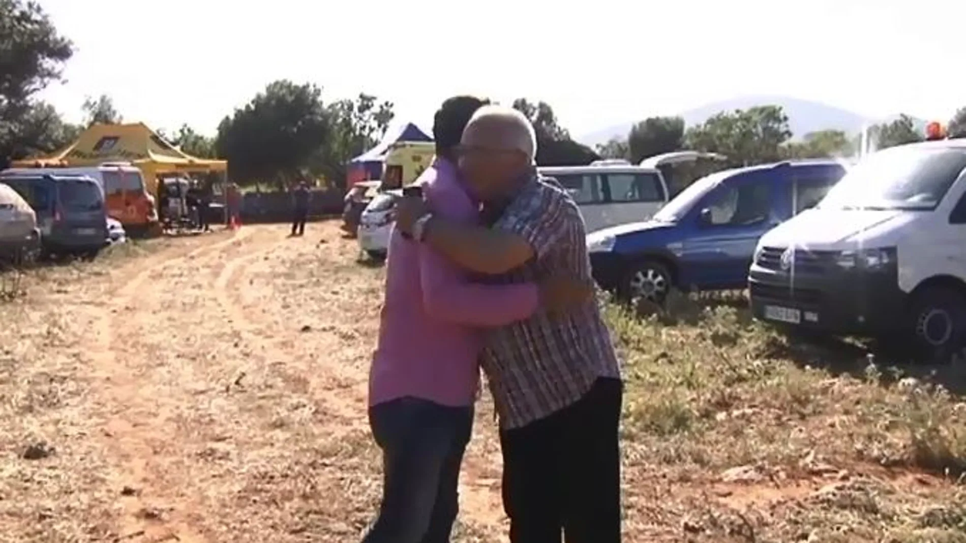 Momento del reencuentro del espeleólogo y su compañero