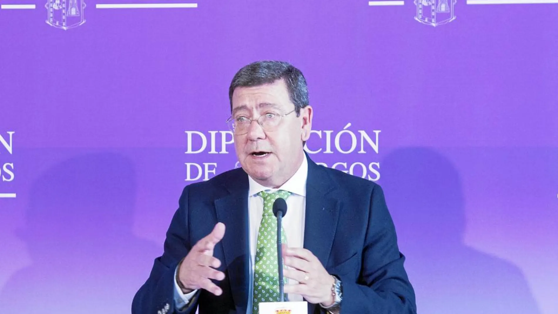César Rico, presidente de la Diputación de Burgos, presenta el borrador de las cuentas