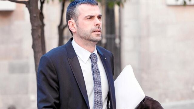 El conseller Vila anunció ayer la medida del Govern