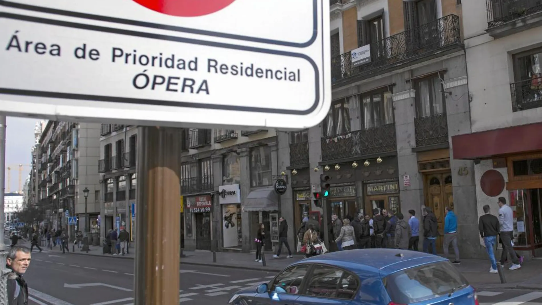 Los comerciantes ven un problema para sus negocios el cierre del centro de Madrid al vehículo privado