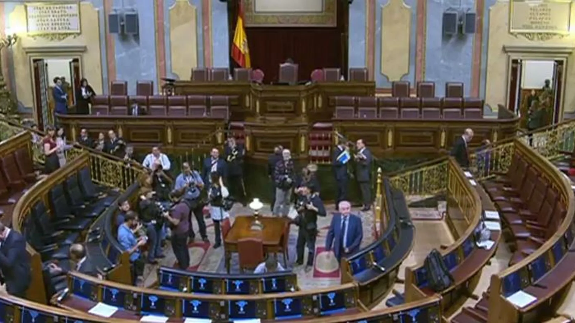 Comienzan a llegar los primeros diputados