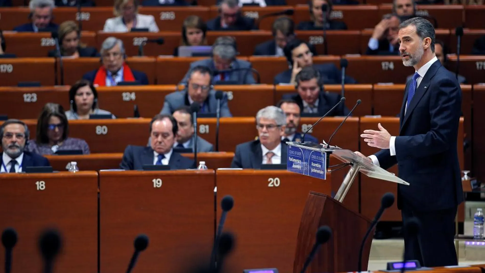 El Rey durante su discurso en Estrasburgo