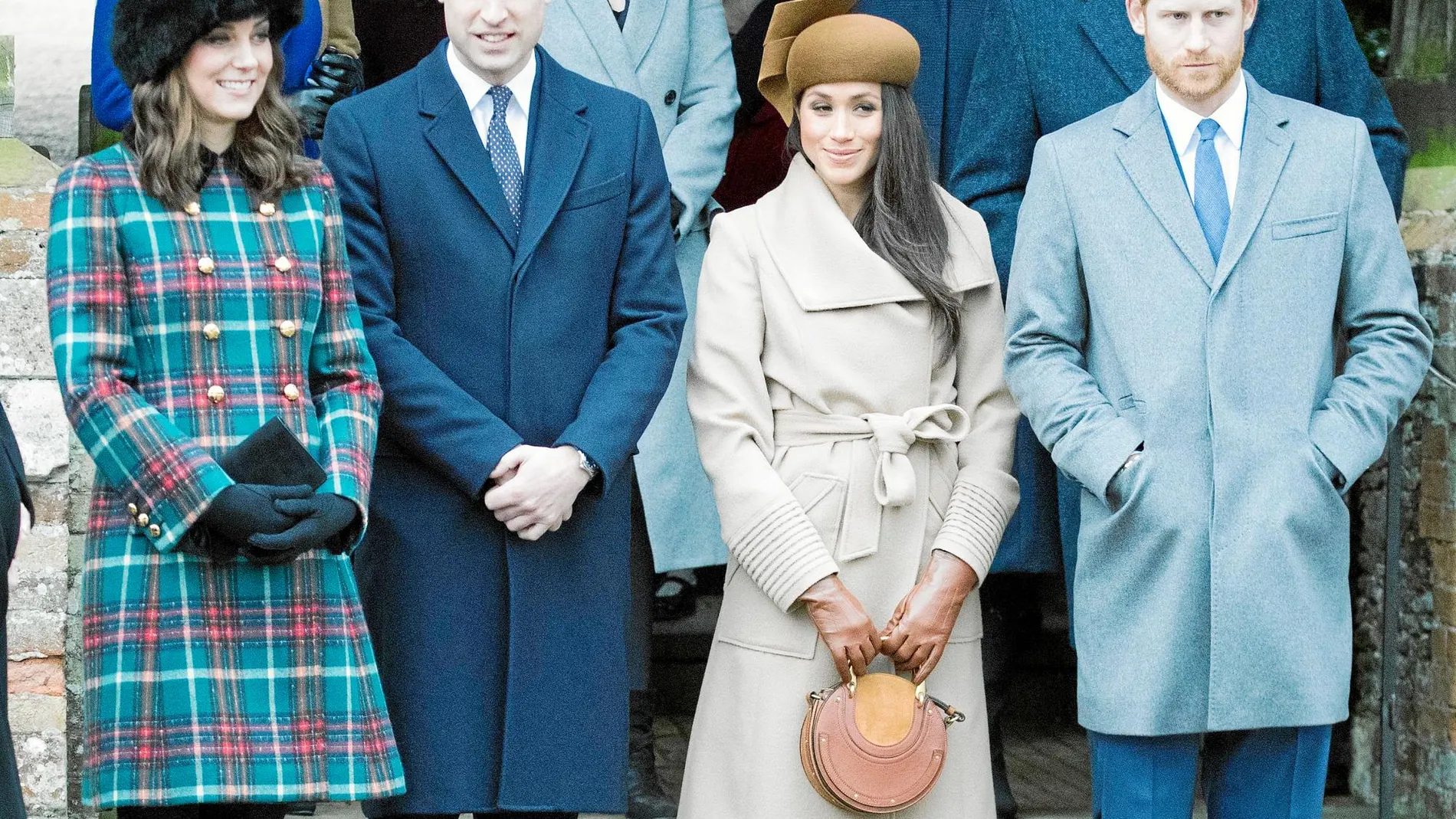 Los príncipes de Inglaterra, Guillermo y Harry, junto a sus esposas, Kate Middleton y Meghan Markle, el día de Navidad del año pasado