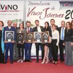Foto de familia de todos los premiados por la Denominación de Origen La Mancha durante la gala celebrada esta semana en el Círculo de Bellas Artes de Madrid