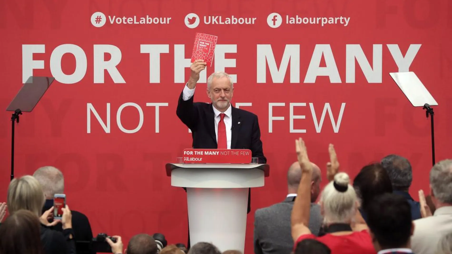 Jeremy Corbyn presentó el programa laborista, ayer en Bradford