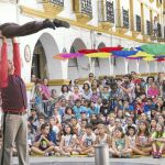 Una de las actuaciones de ayer en la Feria de Teatro de Castilla y León, que ha resultado un éxito de público y participación
