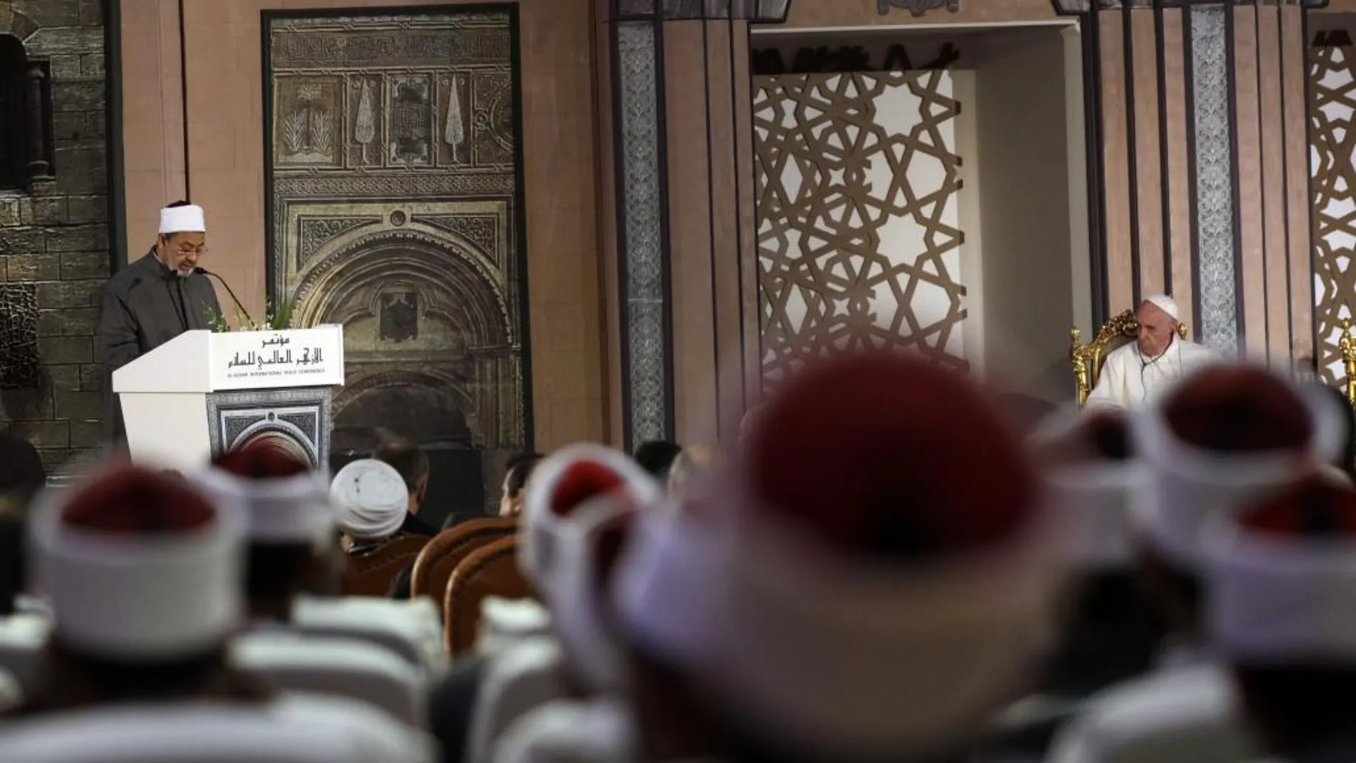 El jequeAhmed al Tayeb durante su discurso en presencia del papa
