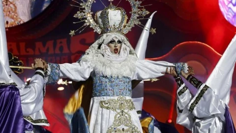 Drag Sethlas, con la fantasía «¡Mi cielo yo no hago milagros. Que sea lo que Dios quiera»