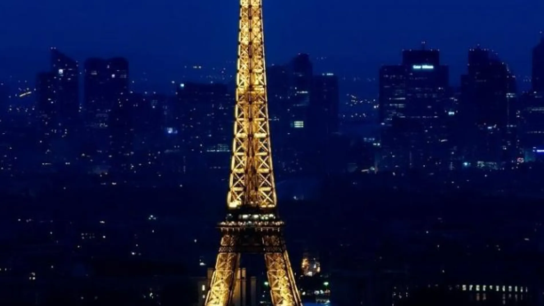 Por qué no puedes subir fotos nocturnas de la Torre Eiffel