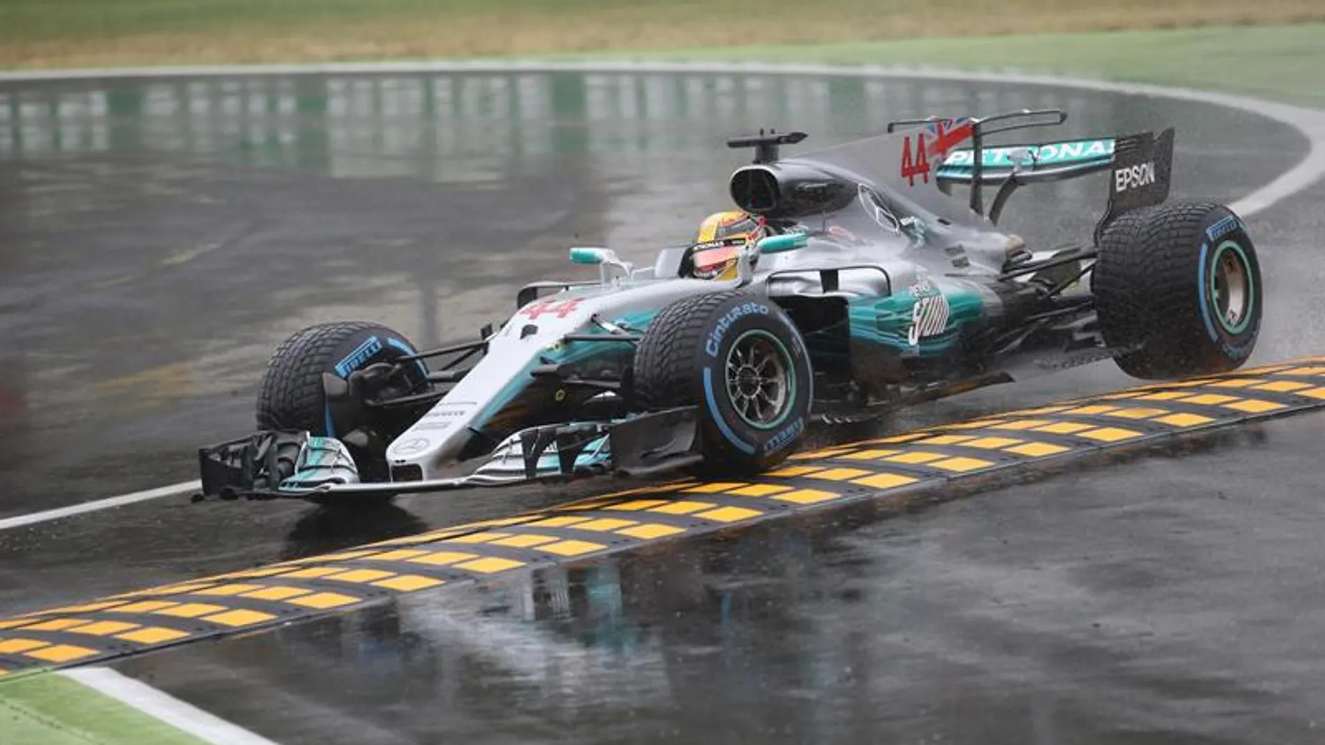 El piloto de Mercedes podría recuperar mañana el liderato en la clasificación general