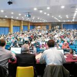 Imagen de la última reunión de los 443 cooperativistas, celebrada en diciembre, en la que conocieron que el consistorio exigirá el 10% de las viviendas