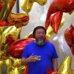 El artista chino Ai Weiwei posa en la presentación de su exposición "Andy Warhol Au Weiwei"en Melbourne (Australia)