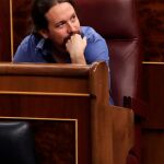 El líder de Podemos, Pablo Iglesias, durante la sesión de control al Ejecutivo que hoy tiene lugar en el Congreso. EFE/Ballesteros