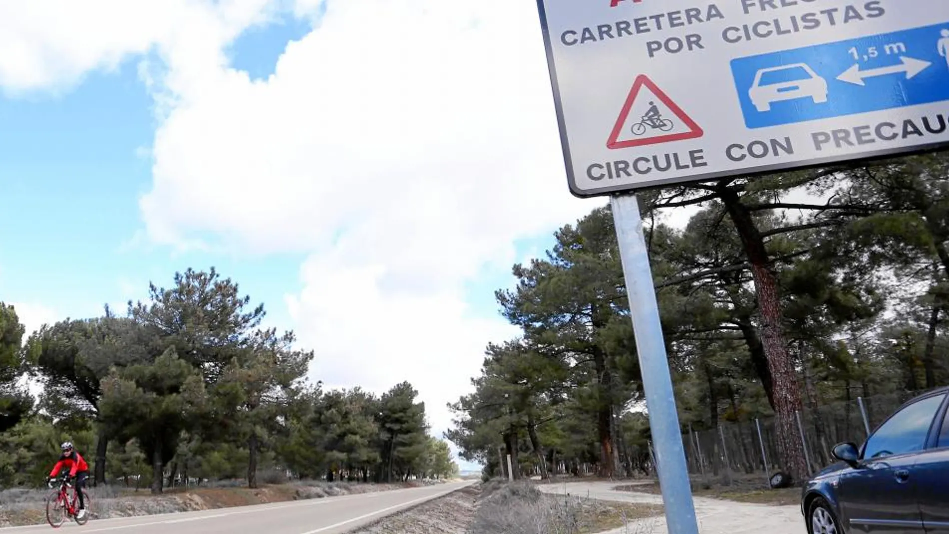 Carretera VA-301 incluida en las «rutas ciclistas seguras entre Mojados-Arrabal de Portillo (Valladolid)