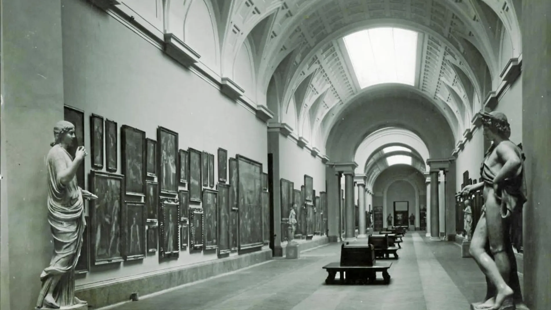 A finales del XIX el Prado ya fue un referente internacional. El museo pasó a ser autónomo en 1927 tras un decreto de Alfonso XIII, mientras que en la Guerra Civil «cerró» el museo.