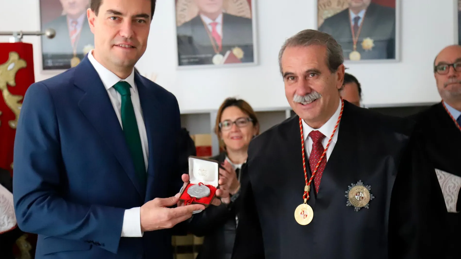 El presidente de las Cortes, Ángel Ibáñez Hernando, preside el Pleno del Consejo Consultivo de Castilla y León de aprobación de la Memoria del año 2018 de esta Institución junto a su responsable, Agustín Sánchez, en presencia de la presidenta de la Diputación de Zamora, Mayte Martín