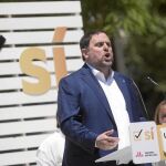 El vicepresidente de la Generalitat y líder de ERC, Oriol Junqueras, ayer en el acto de precampaña por el «sí» al referéndum