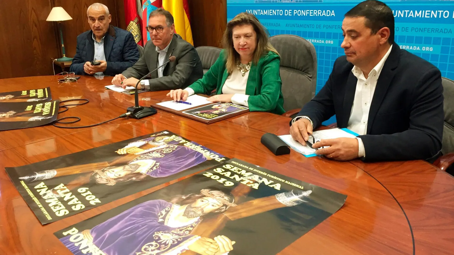 La concejal de Cultura, María Antonia Gancedo, presenta las actividades junto a miembros de la hermandad