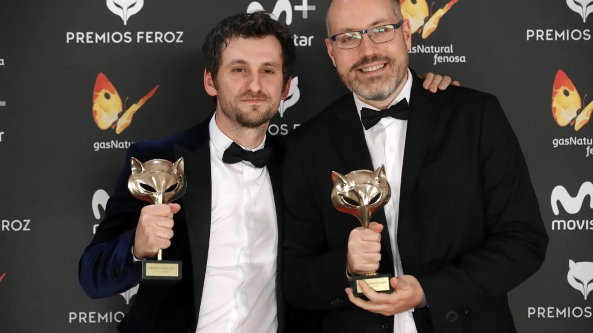 El actor y realizador Raúl Arévalo (i) y el guionista David Pulido, tras recibir los Premios Feroz a la "Mejor Dirección"y "Mejor guión"por su película "Tarde para la ira"