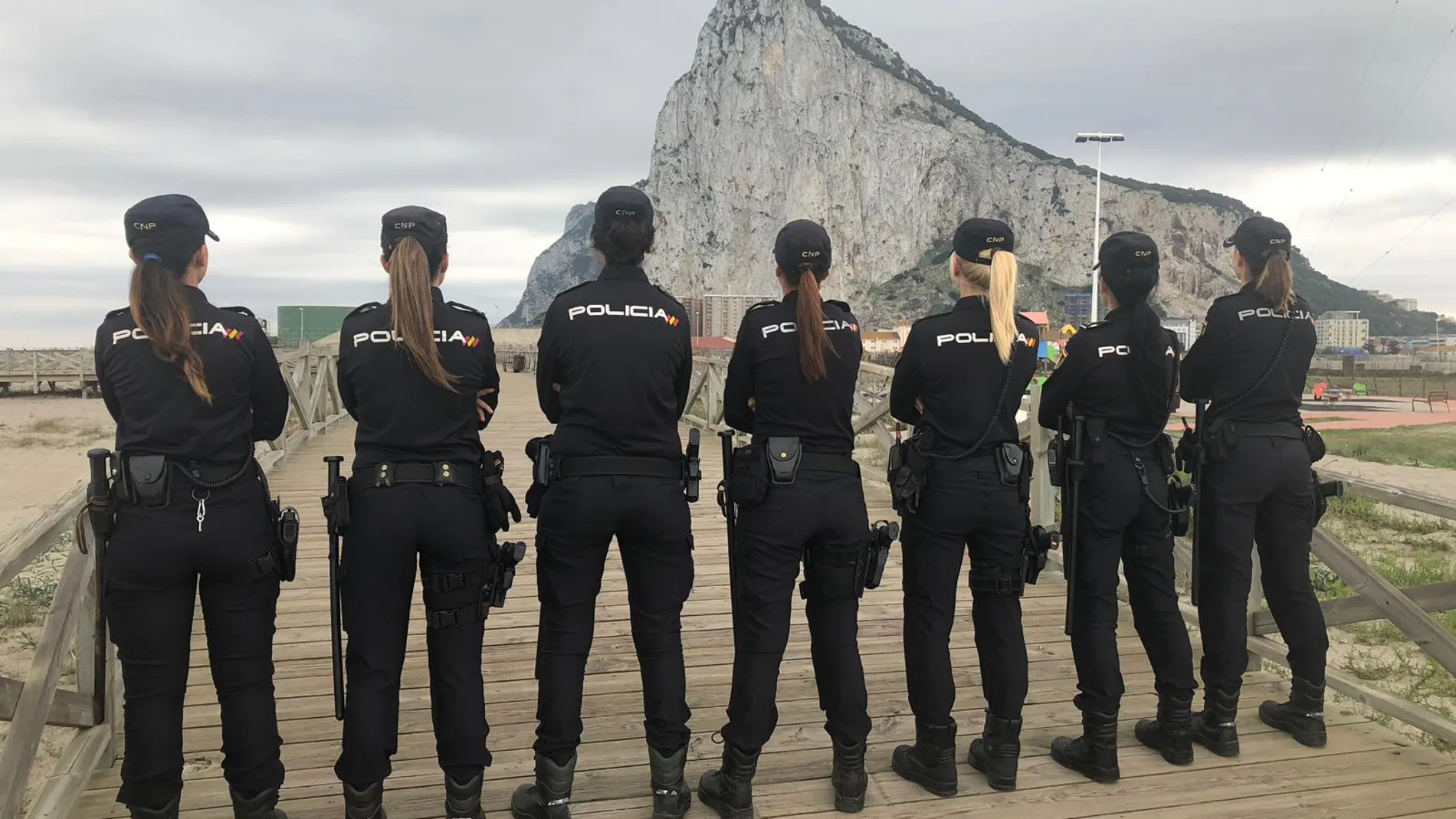Siete mujeres policía luchan contra el narcotráfico en La Línea