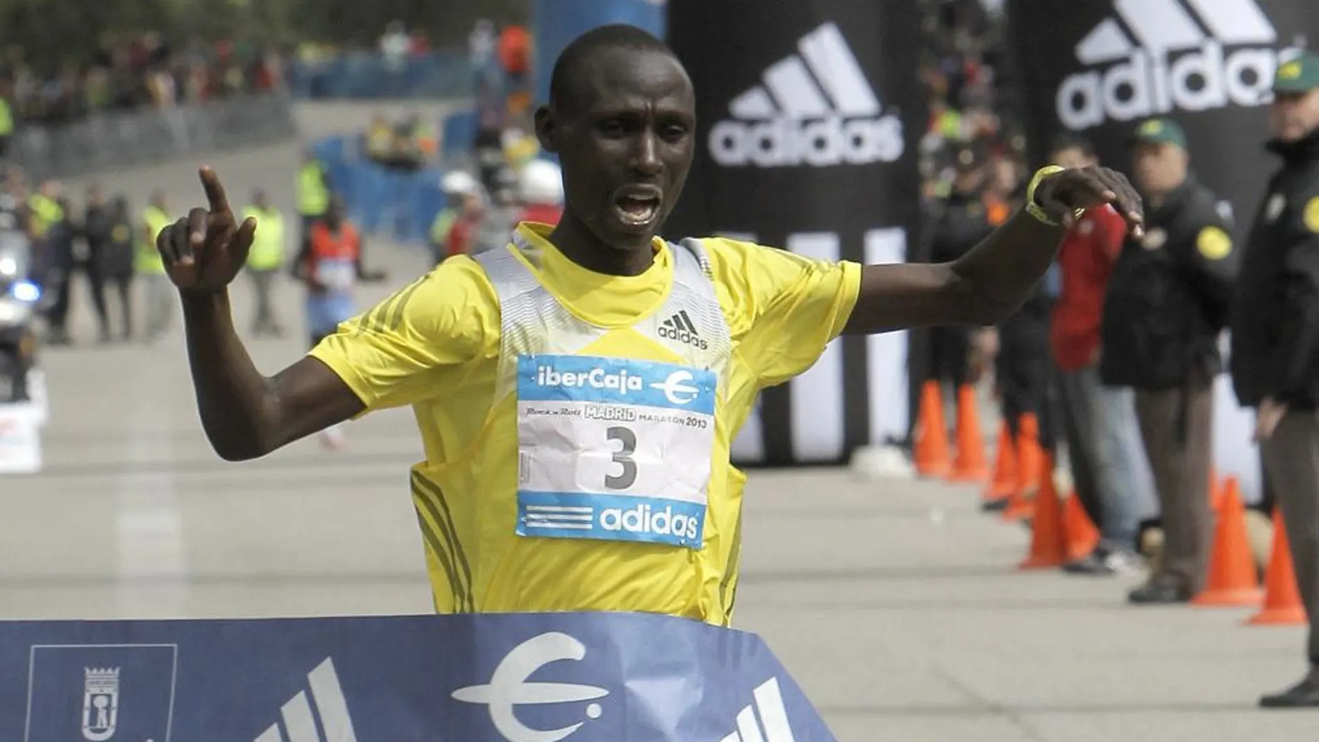 El keniano Francis Kiprop estableció, con un tiempo de 2h10:37 un nuevo récord del maratón de Madrid