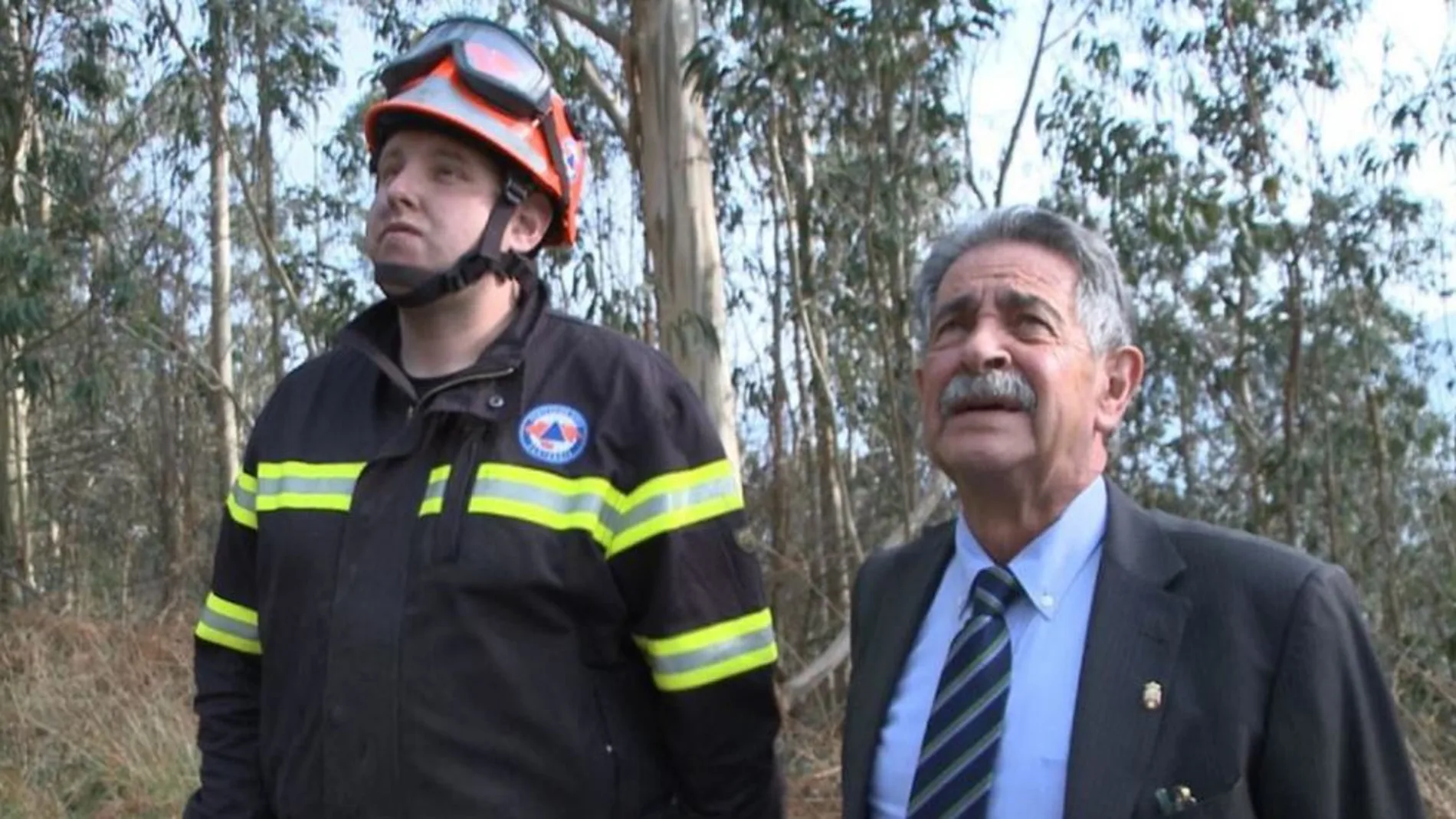 El jefe de voluntarios de Protección Civil detenido junto al presidente de Cantabria, Miguel Ángel Revilla