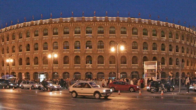 Exterior de la plaza de toros de Valencia