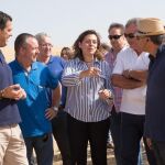 La consejera de Agricultura y Ganadería, Milagros Marcos, visita una de las explotaciones
