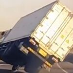 Al ver esta imagen es complicado imaginar que el conductor lograra solventar la situación sin provocar ningún incidente