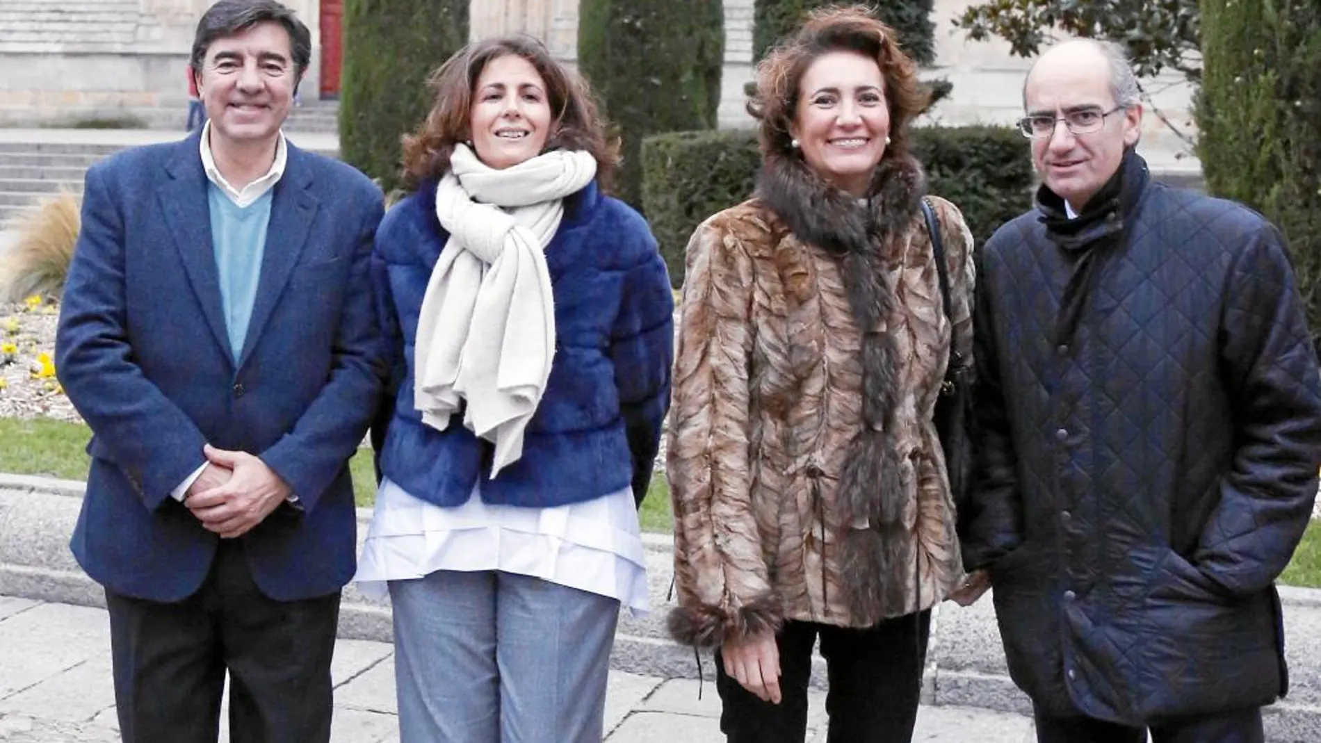 El cabeza de lista del PP por Salamanca al Congreso, José Antonio Bermúdez de Castro, la secretaria de Estado, María Isabel Borrego; la consejera María Josefa García Cirac, y el presidente provincial del PP, Javier Iglesias