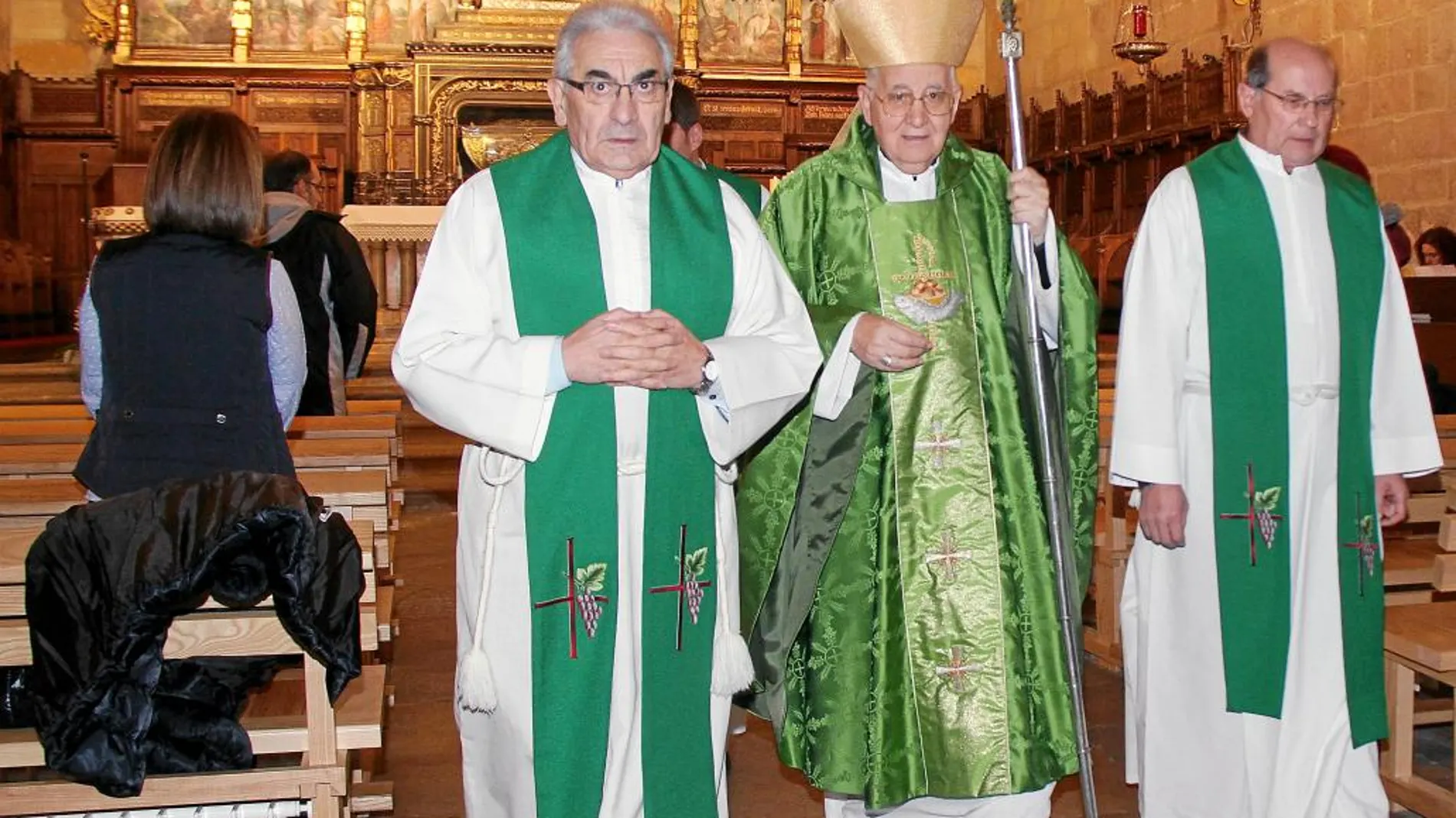 El obispo de León celebra en la Basílica de San Isidoro el segundo jubileo del año de la Misericordia