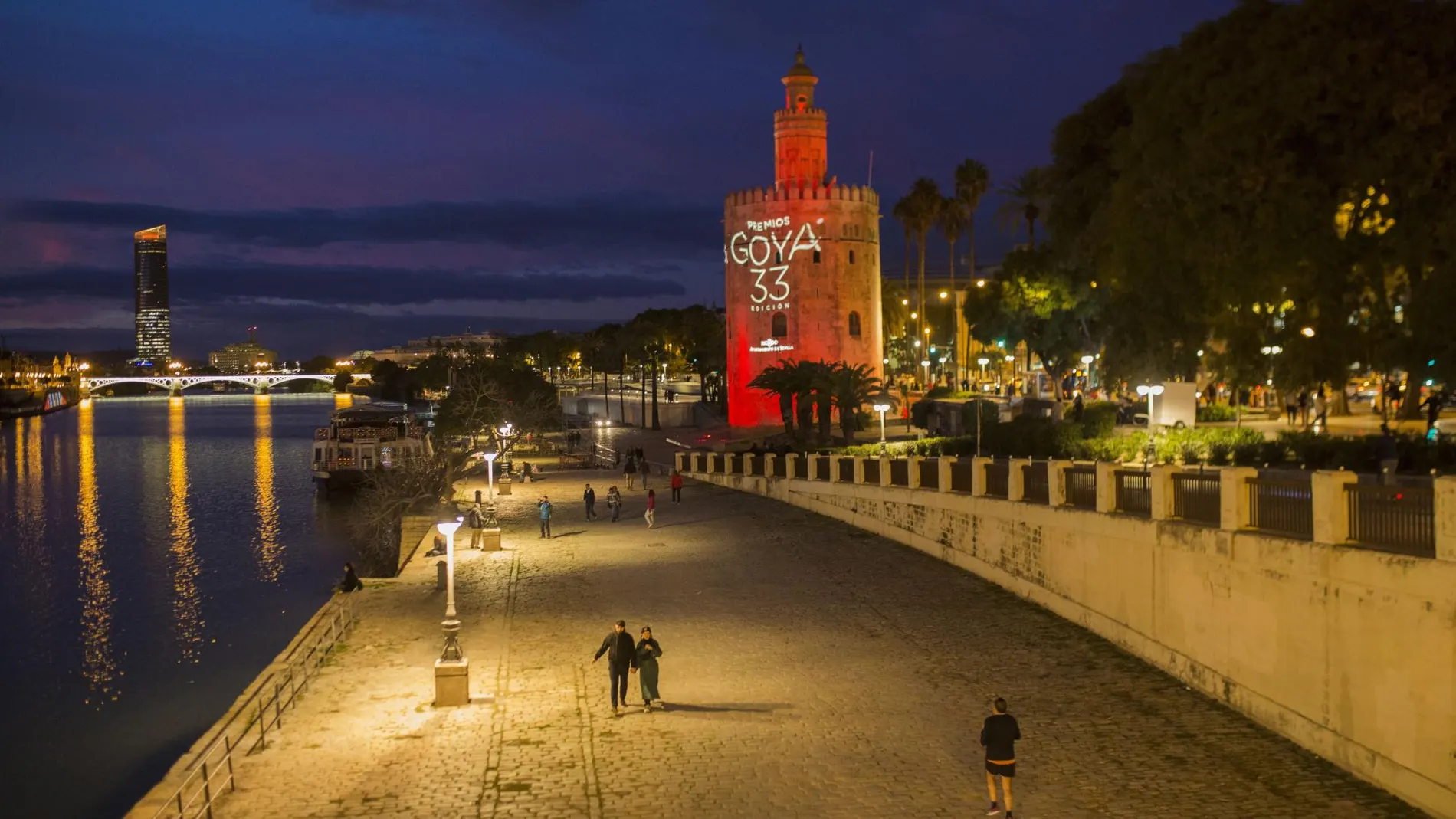 Iluminación de la Torre del Oro para celebrar la Gala de Los Goya en Sevilla / Foto: EuropaPress