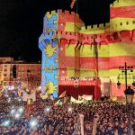 Impactante imagen de los miles de valencianos congregados antes las emblemáticas Torres de Serranos