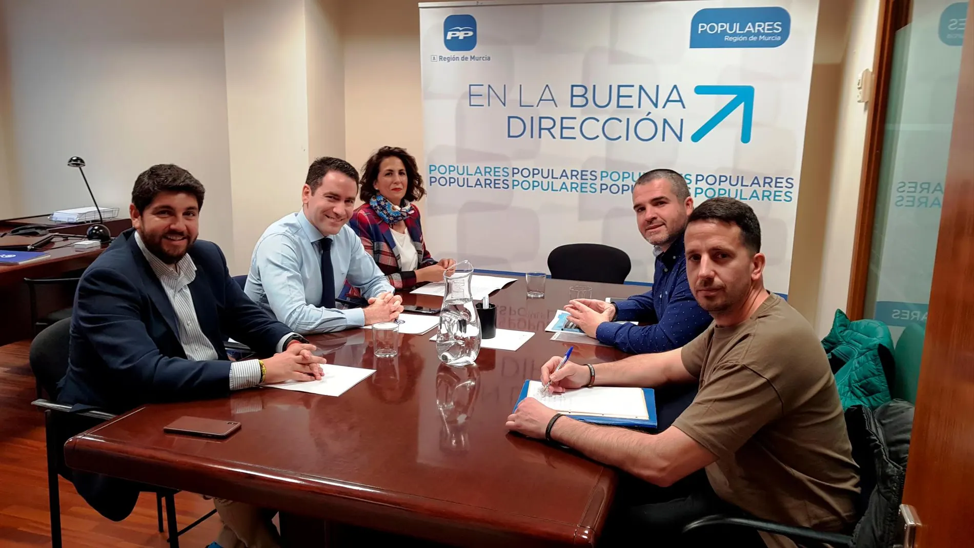 Fernando López Miras y Teodoro García Egea se reunieron hace unos días con representantes del sector penitenciario de la Región para abordar las medidas de mejora laboral recogidas en el programa del PP