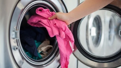 Las noches y los fines de semana son los momentos en los que la luz es más económica
