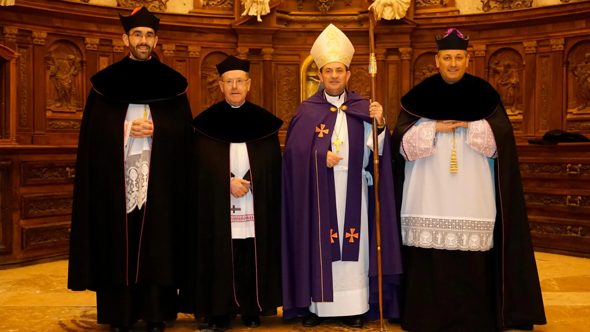 Jesús Hernández Peña, rector del Seminario diocesano; Alejandro García Torre, párroco de San Esteban y Langa; y Rubén Tejedor Montón, párroco «in solidum» de El Burgo junto al obispo de Osma-Soria, Monseñor Abilio Martínez Vareo