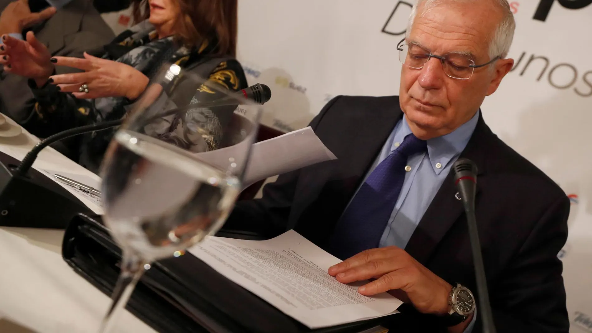 El ministro de Asuntos Exteriores y Cooperación, Josep Borrell, durante su participación en un desayuno informativo en un hotel de la capital