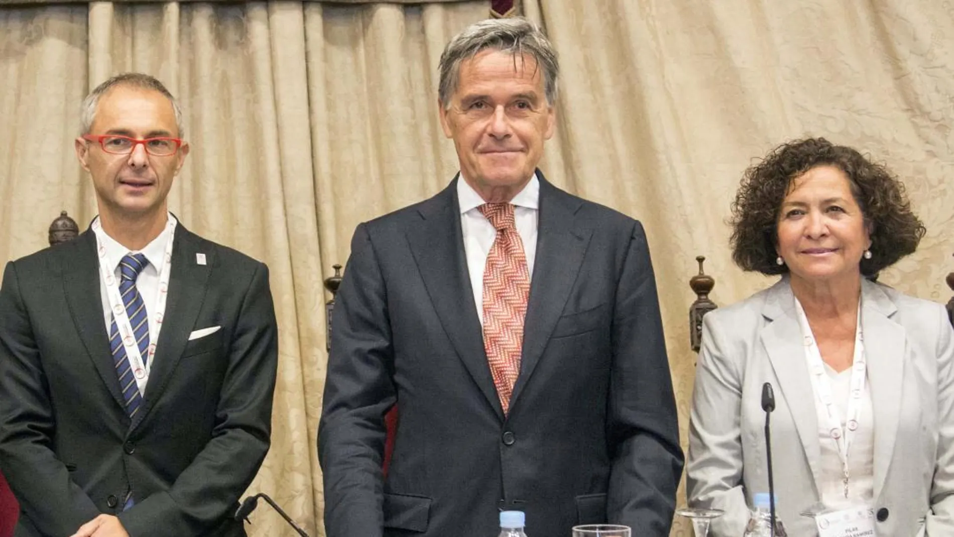 Ricardo Rivero, Sijbolt Noorda y Pilar Aranda inauguran la Asamblea