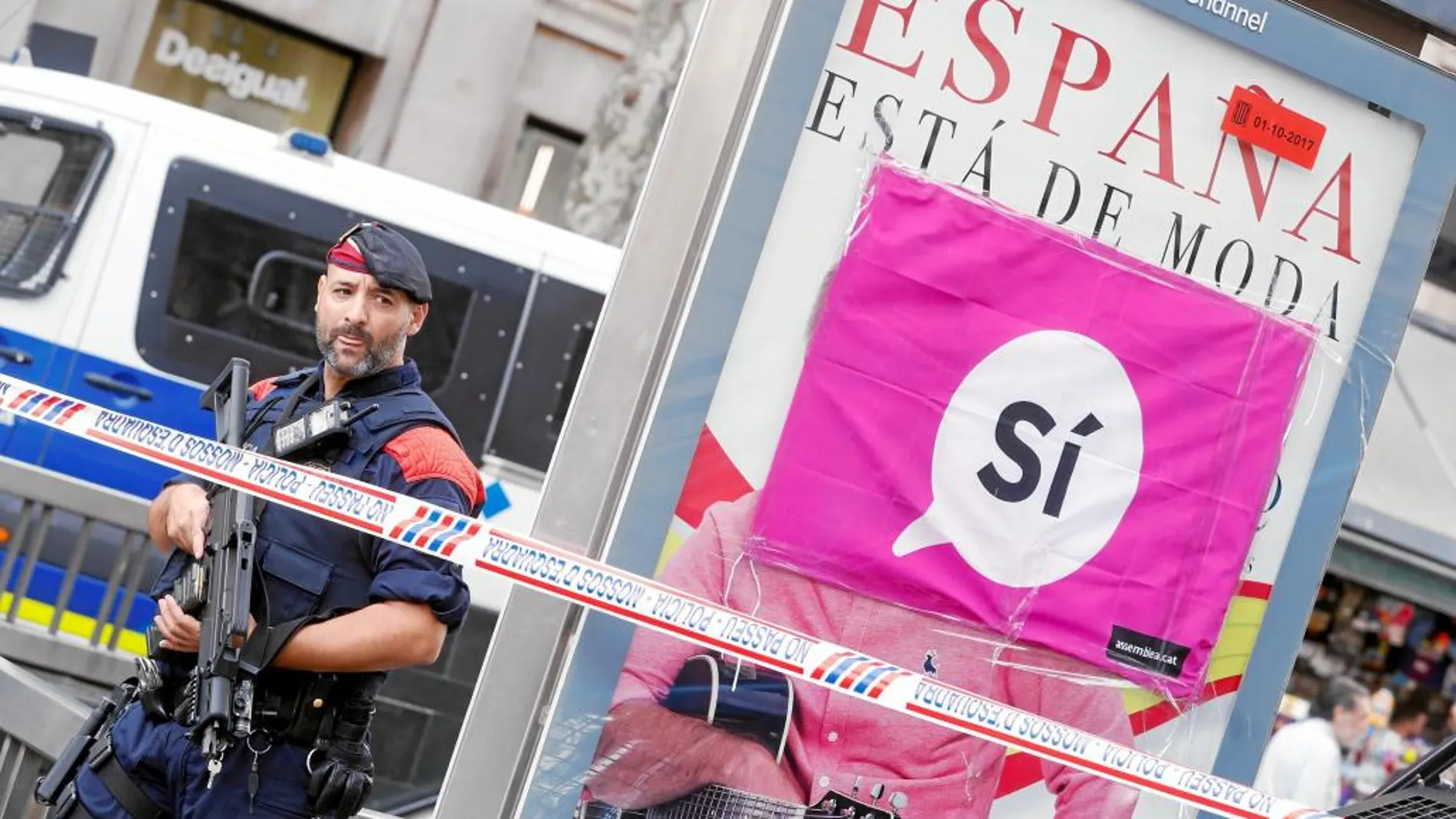 El despliegue de los Mossos en el centro de Barcelona tiene más que ver con la amenaza yihadista que con el referéndum