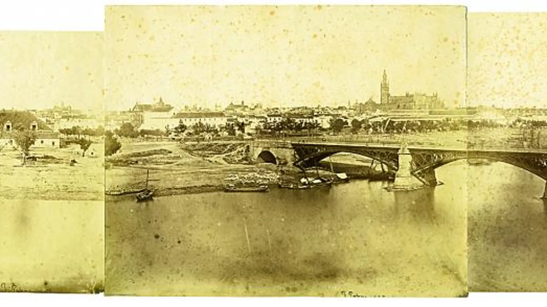 Vista de Sevilla desde la otra orilla del río Guadalquivir