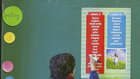 La oposición se alía en la Comunidad de Madrid contra la escuela concertada