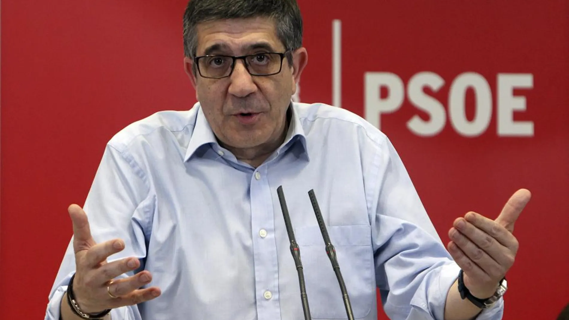 El candidato a la secretaría general del PSOE Patxi López