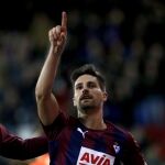 El centrocampista del Eibar Adrián González celebra su gol ante el Deportivo de la Coruñ