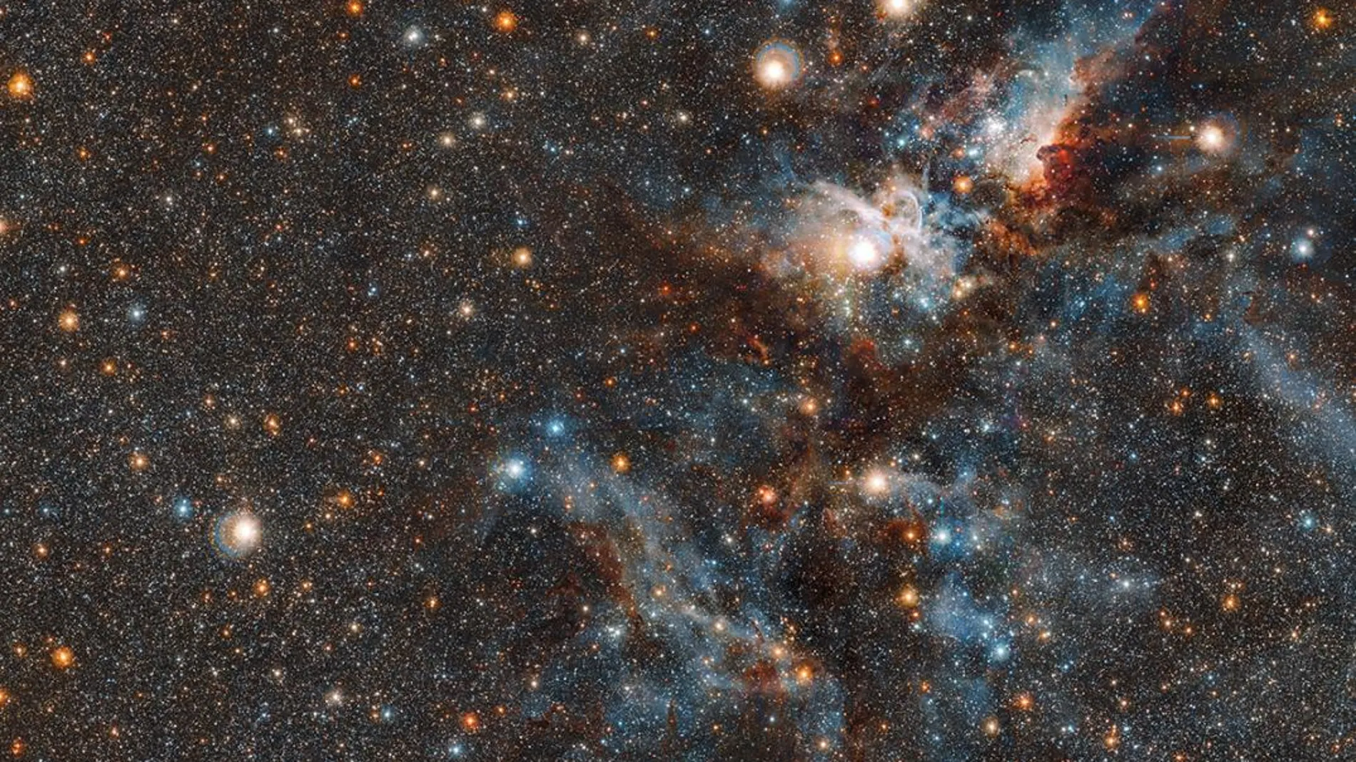 Esta espectacular imagen de la nebulosa Carina revela, como nunca antes, la dinámica nube de materia interestelar y gas y polvo apenas expandidos. Crédito: ESO/J. Emerson/M. Irwin/J. Lewis