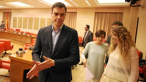 El líder del PSOE, Pedro Sánchez, ayer tras la reunión para la configuración de la Diputación Permanente en el Congreso