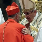 Juan Jose Omella con el Papa Francisco