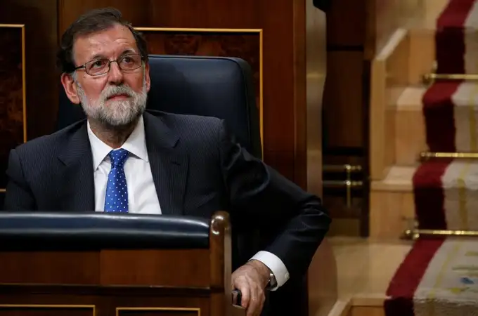 Rajoy no convocará a Sánchez ni Rivera ante el órdago