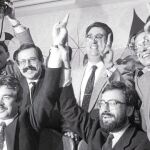 El ex presidente de la Generalitat Pasqual Maragall y el ex ministro Narcís Serra celebran, en 1986, la elección de Barcelona como sede de los Juegos Olímpicos de 1992