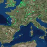 Cada punto verde sobre el mapa representa una o varias emisiones de radio activas, desde Europa hasta América