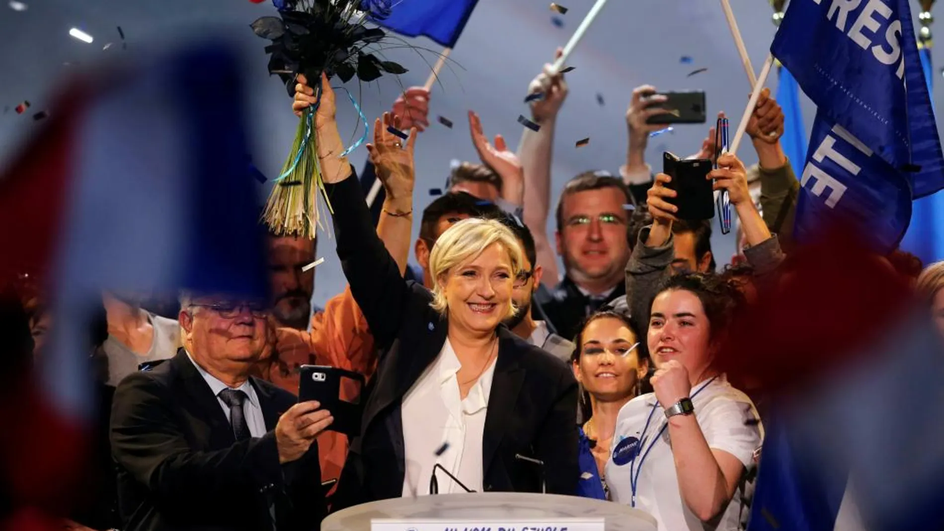 La ultra Le Pen presume de ser la única candidata antisistema
